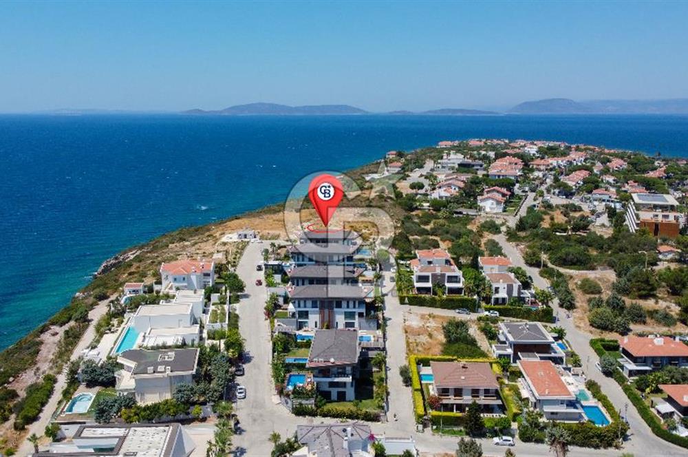 Çeşme Paşalimanı Deniz Manzaralı Satılık 5+1 Müstakil Havuzlu Ev