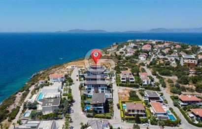 Çeşme Paşalimanı Deniz Manzaralı Satılık 5+1 Müstakil Havuzlu Ev