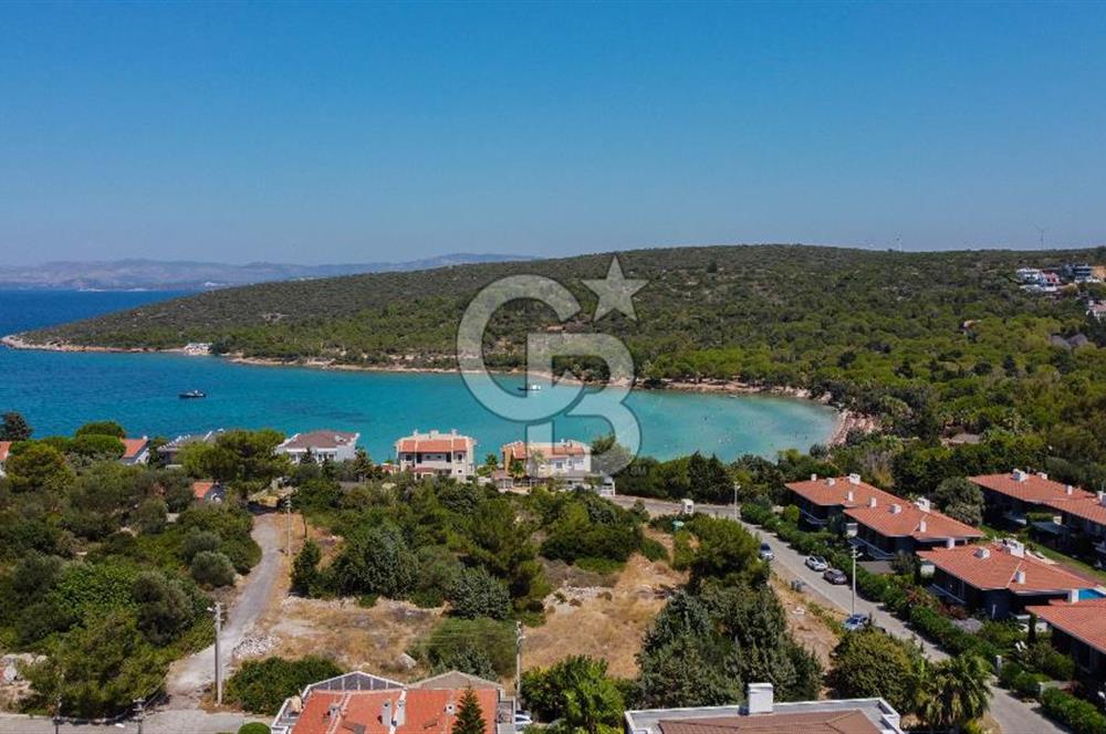 Çeşme Paşalimanı Deniz Manzaralı Satılık 5+1 Müstakil Havuzlu Ev