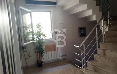 Gaziemir Atıf Bey Mahallesinde 5+3 Tripleks Villa