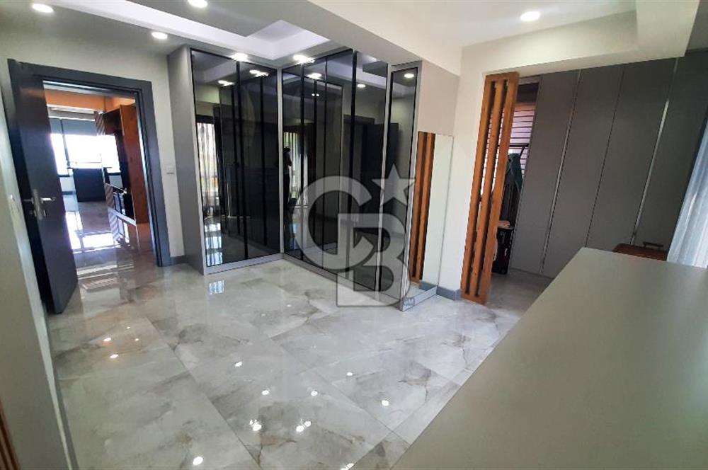 Güzelbahçe Sahilde Denize Sıfır Kiralık Villa