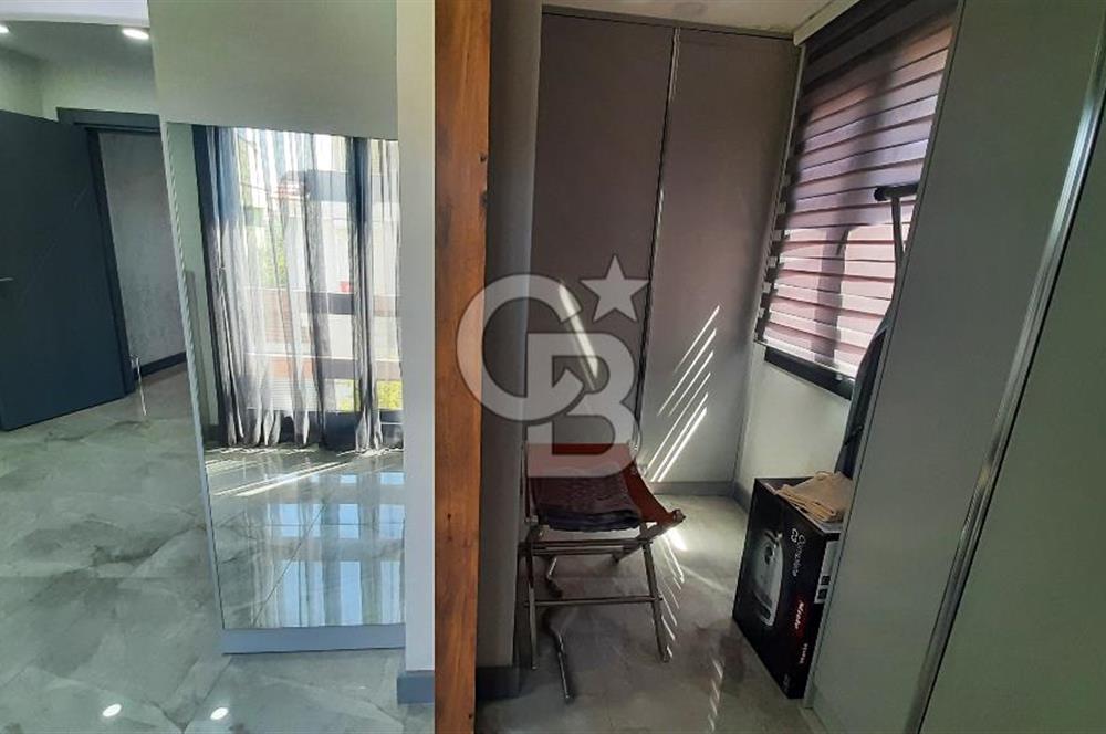 Güzelbahçe Sahilde Denize Sıfır Kiralık Villa