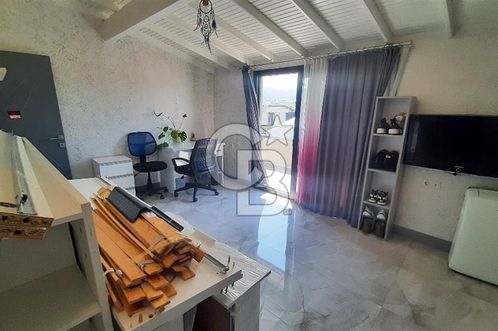 Güzelbahçe Sahilde Denize Sıfır Kiralık Villa