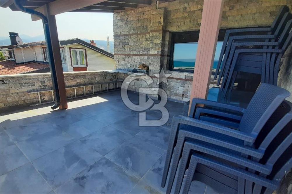 Güzelbahçe Sahilde Denize Sıfır Kiralık Villa