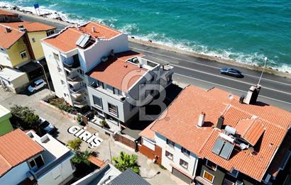 Güzelbahçe Sahil’de Denize Sıfır Villa 