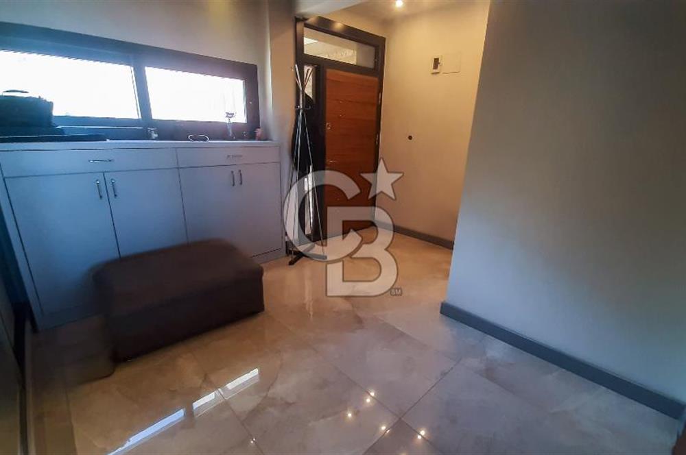 Güzelbahçe Sahilde Denize Sıfır Kiralık Villa