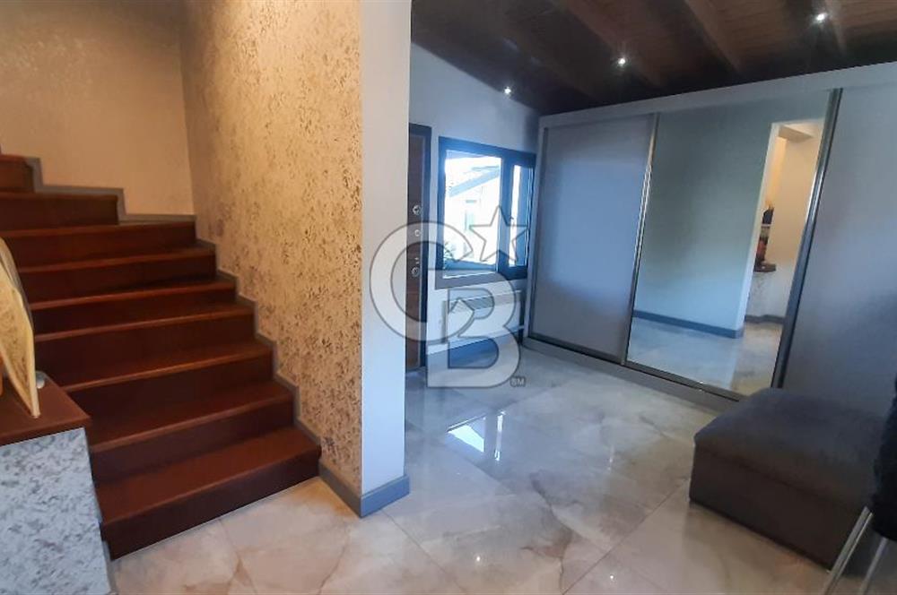 Güzelbahçe Sahilde Denize Sıfır Kiralık Villa