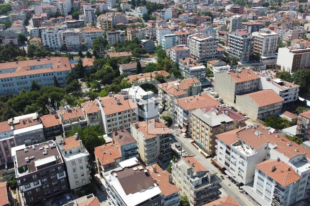 CB KİNG DEN NEF KARŞI ARASINDA 350m2 SATILIK DÜKKAN