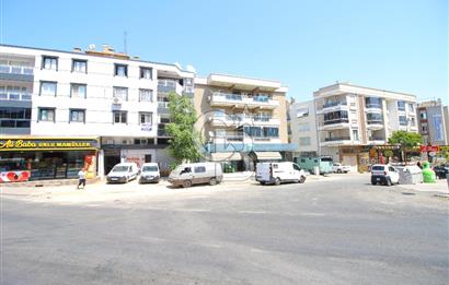 Gaziemir Atıfbey Feridun Pözüt Caddesi'nde Tam Tadilatlı 4+1 Satılık Daire