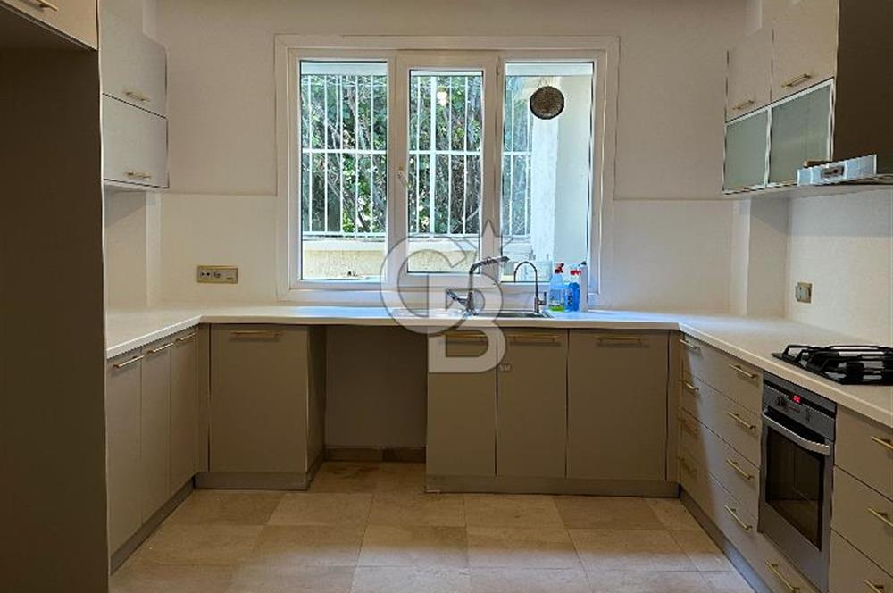 Tarabya'da Kiralık Şık Villa!