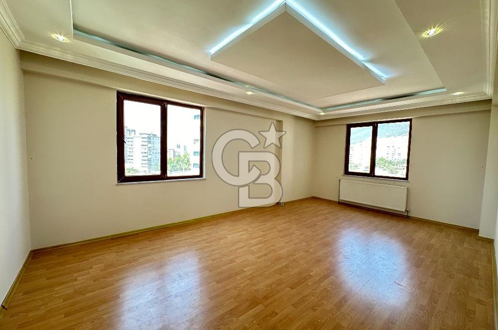 CB'DEN TEKEREK KÜÇÜKEV YANI CADDE ÜZERİ SİTE 5+1 SATILIK DAİRE