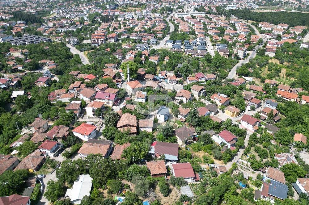 SARAYLI KÖY MEYDANINDA 524 M2 ARSA İÇERİSİNDE SATILIK KÖY EVİ