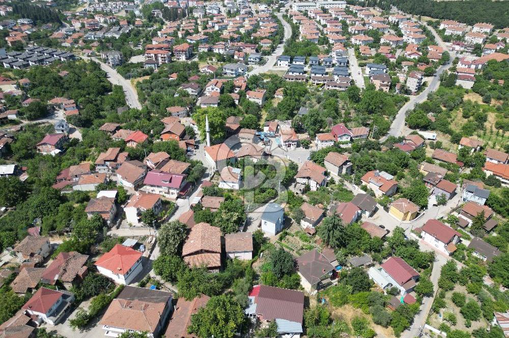 SARAYLI KÖY MEYDANINDA 524 M2 ARSA İÇERİSİNDE SATILIK KÖY EVİ