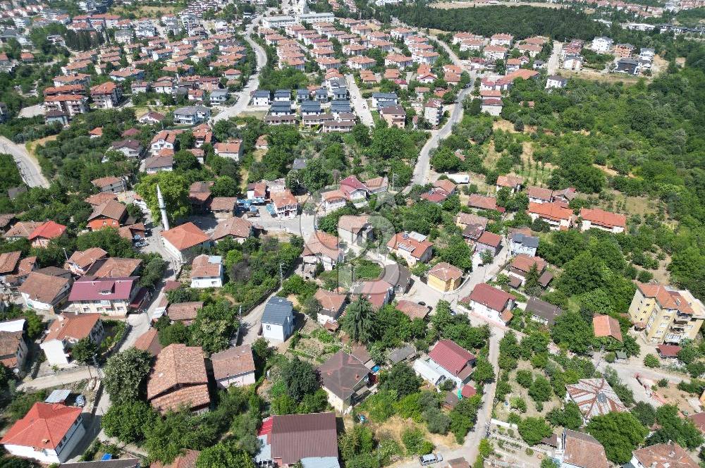 SARAYLI KÖY MEYDANINDA 524 M2 ARSA İÇERİSİNDE SATILIK KÖY EVİ