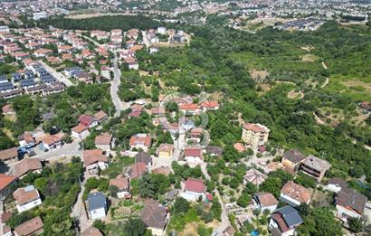 SARAYLI KÖY MEYDANINDA 524 M2 ARSA İÇERİSİNDE SATILIK KÖY EVİ