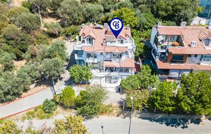 Kuşadası Şehir Merkezi’nde Deniz Manzaralı Villa