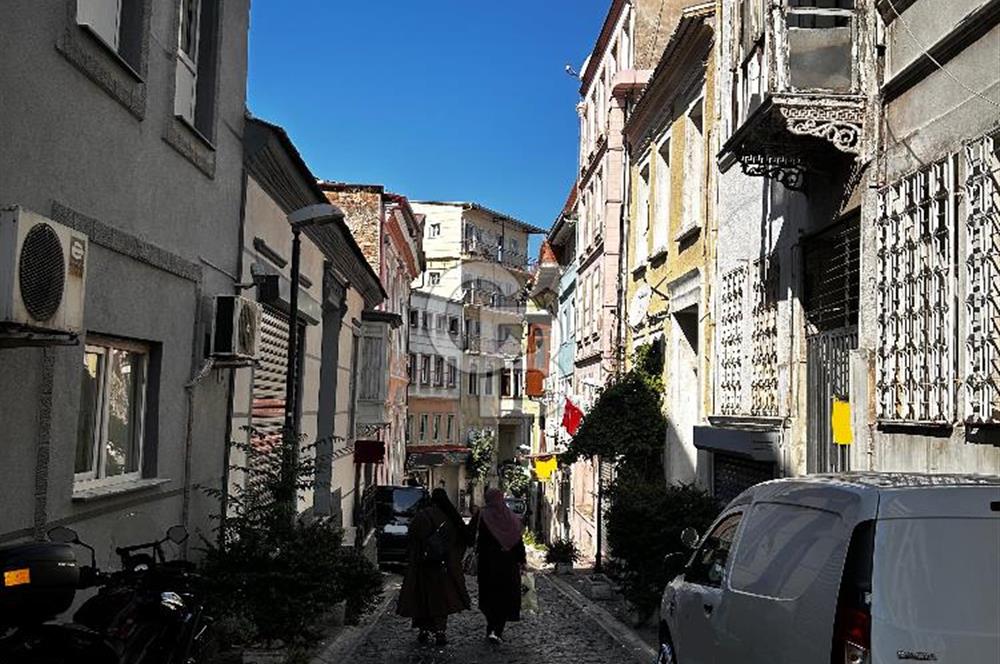 İZMİR BASMANE OTELLER SOKAĞINDA SATILIK OTEL