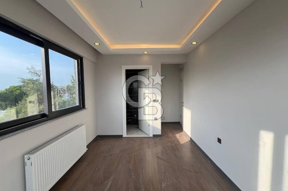 GÜRPINAR'DA PANORAMİC DENİZ MANZARALI 6+2 TRİPLEX  VİLLA