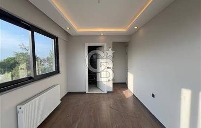 GÜRPINAR'DA PANORAMİC DENİZ MANZARALI 6+2 TRİPLEX  VİLLA