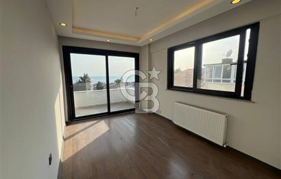 GÜRPINAR'DA PANORAMİC DENİZ MANZARALI 6+2 TRİPLEX  VİLLA