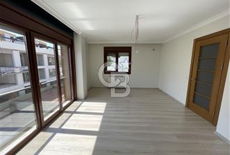 Acıbadem' de Caddeye Çok Yakın Genç Binada 80 m2 2+1 Ara kat Boş Daire