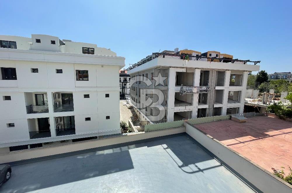 Acıbadem' de Caddeye Çok Yakın Genç Binada 80 m2 2+1 Ara kat Boş Daire