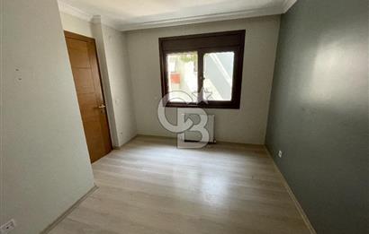 Acıbadem' de Caddeye Çok Yakın Genç Binada 80 m2 2+1 Ara kat Boş Daire