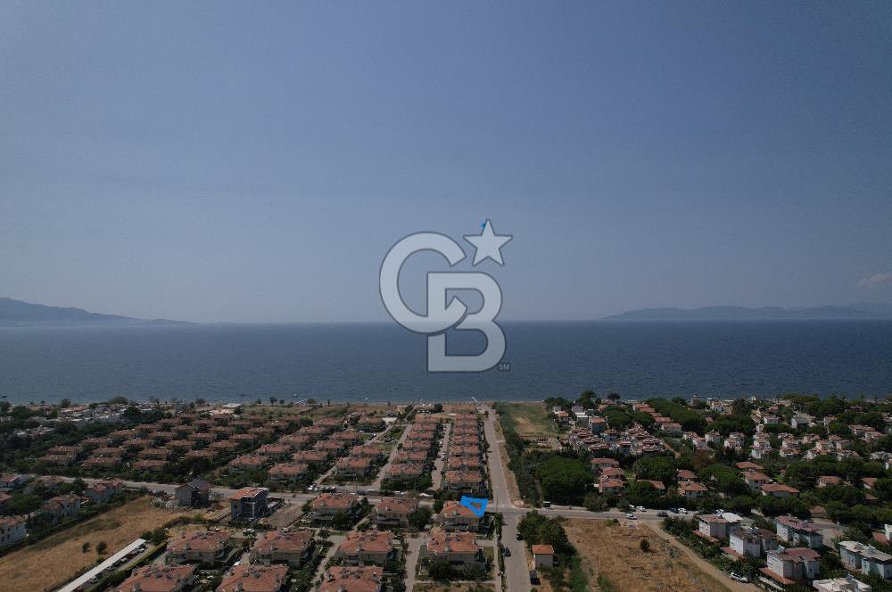 DİKİLİ SALİHLERALTINDA EŞYALI SATILIK CADDE ÜZERİ 4+1 KÖŞE VİLLA