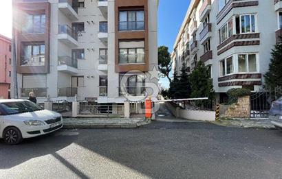 Acıbadem' de Caddeye Çok Yakın Genç Binada 80 m2 2+1 Ara kat Boş Daire