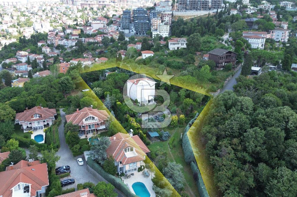 Çengelköy'de 3 Katlı Deniz Manzaralı Satılık Köşk