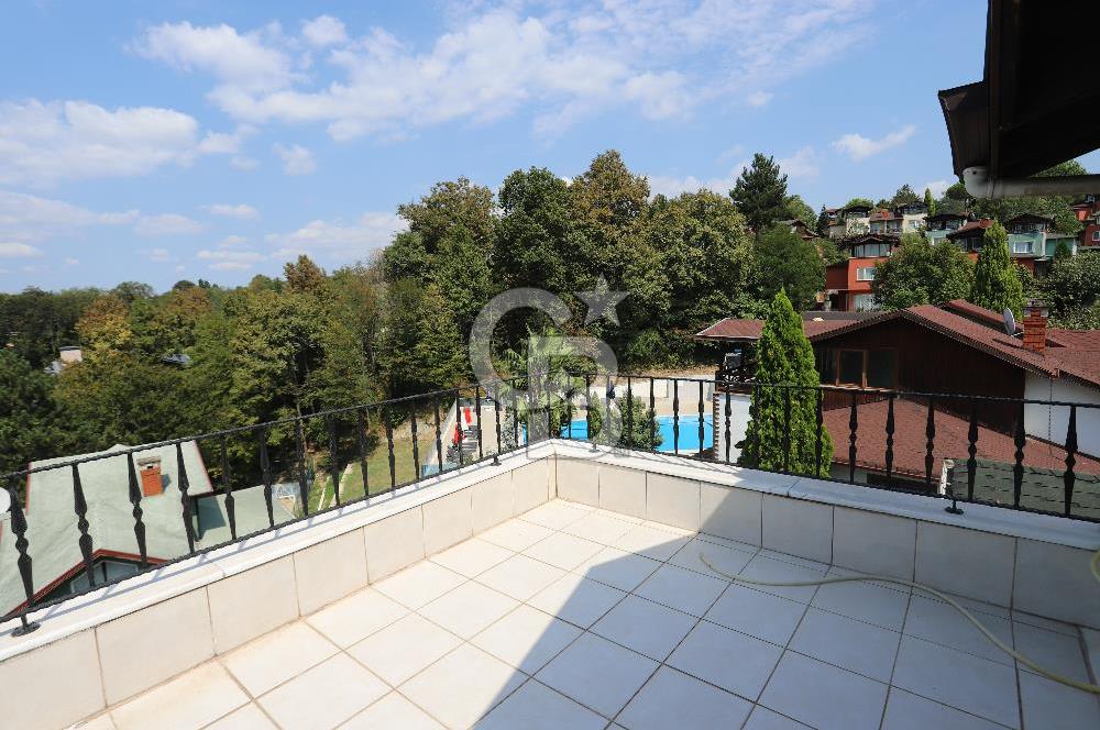 Sapanca da Göl Manzaralı, Havuzlu Sitede Eşyalı Satılık Villa