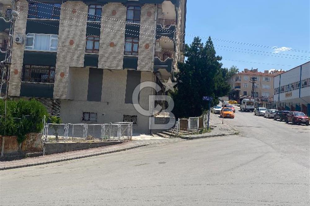 SEYRAN CAD ÜZERİNDE SATILIK BOŞ KOMBİLİ BAKIMLI 120 M2 3+1 DAİRE