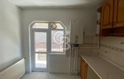 SEYRAN CAD ÜZERİNDE SATILIK BOŞ KOMBİLİ BAKIMLI 120 M2 3+1 DAİRE