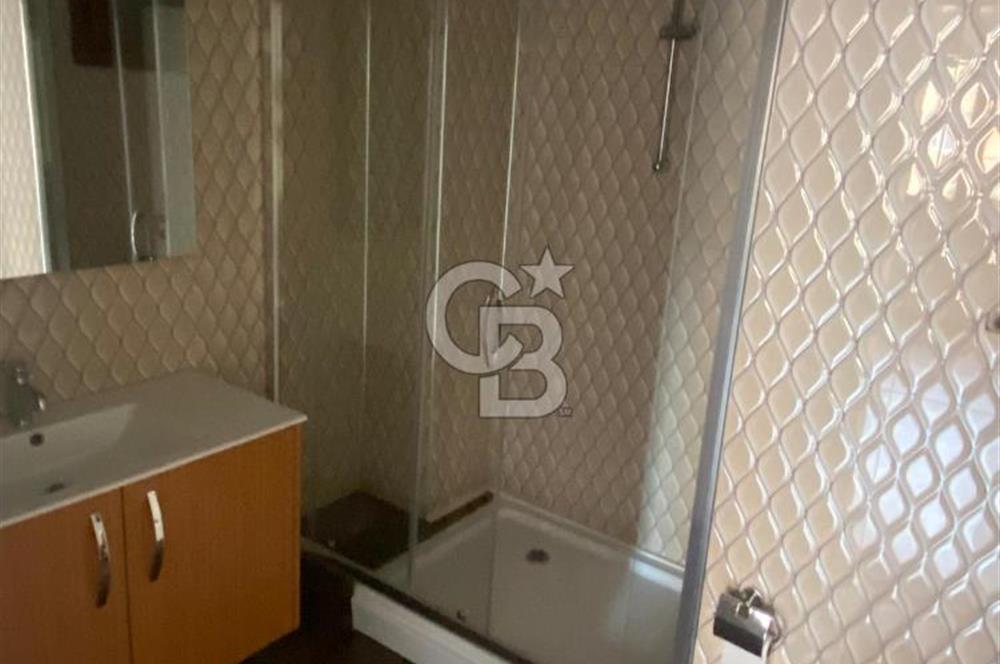 Gaziemir Atıfbey Mah.de Pazaryeri Yakını Geniş 3+1 Kiralık Daire