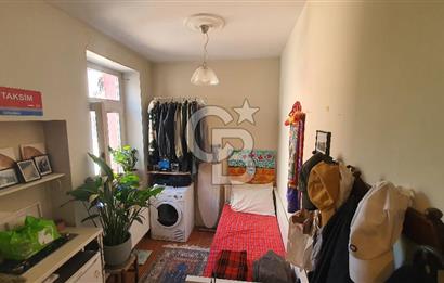 FLAT FOR SALE İN BEYOĞLU WHERE HISTORICAL DISTRICT OF ISTANBUL 