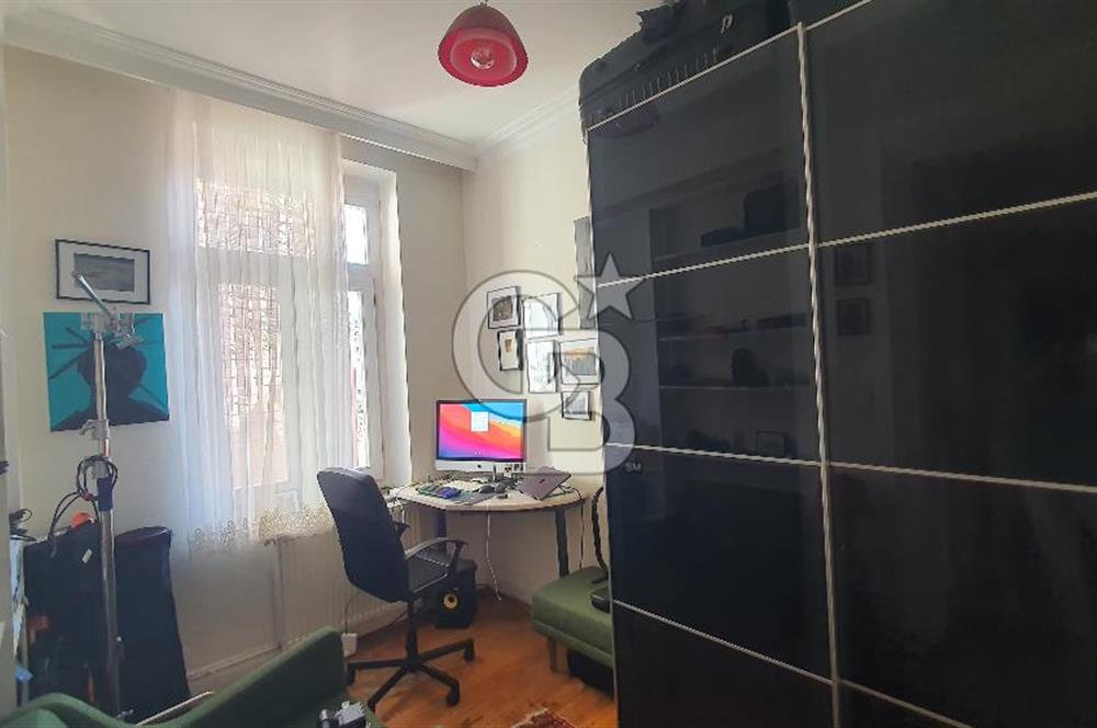 İSTANBUL'UN TARİHİ BÖLGESİ BEYOĞLU'NDA SATILIK DAİRE