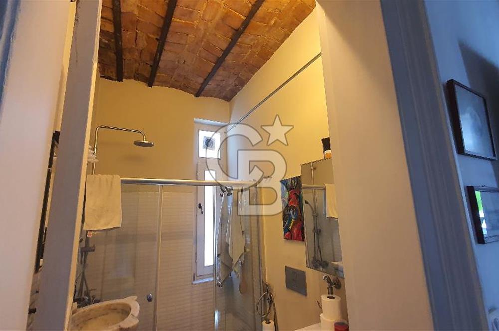 FLAT FOR SALE İN BEYOĞLU WHERE HISTORICAL DISTRICT OF ISTANBUL 