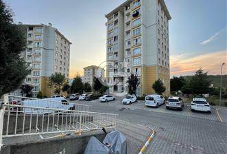 Kayaşehir 21.Bölge 'de Satılık 2+1 Cam Balkonlu Daire