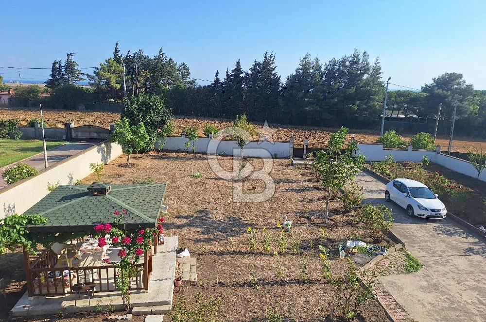 Silivri Çeltik'te Geniş Arazi İçinde Satılık Villa