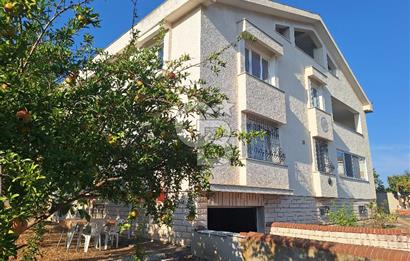 Silivri Çeltik'te Geniş Arazi İçinde Satılık Villa