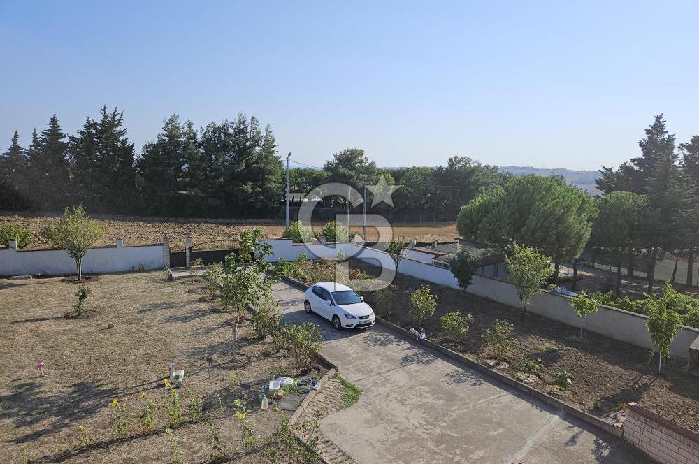 Silivri Çeltik'te Geniş Arazi İçinde Satılık Villa