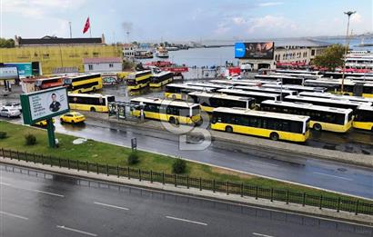 KADIKÖY RIHTIM 'IN TAM KARŞISINDA MUAZZAM MANZARALI KİRALIK OFİS