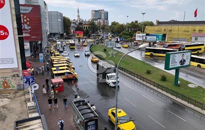 KADIKÖY RIHTIM 'IN TAM KARŞISINDA MUAZZAM MANZARALI KİRALIK OFİS