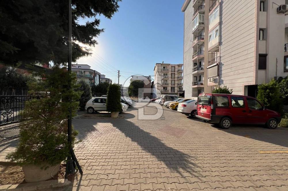 GAZİEMİR DE SİTE İÇERİSİNDE 3+1 TADİLATLI SATILIK DAİRE 