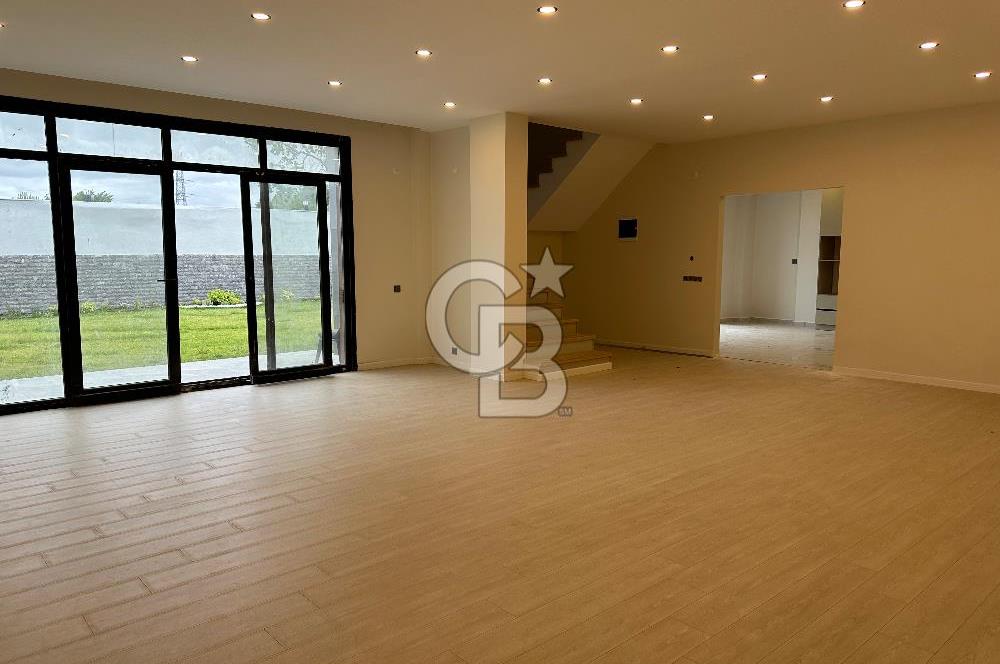 Bolluca'da Orman Manzaralı Kiralık Villa