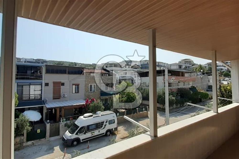 GAZİEMİR BEYAZEVLERDE SATILIK 4+2 TRİPLEKS VİLLA