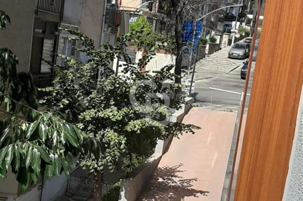 Koşuyolu Mütevelli Çeşme Caddesi Üzerinde Arakat 3+1 