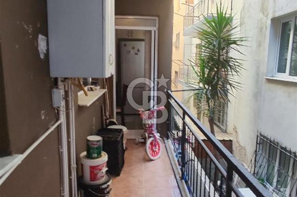 BUCA İNÖNÜ MAHALLESİNDE ARA KAT  DOĞALGAZLI SATILIK DAİRE