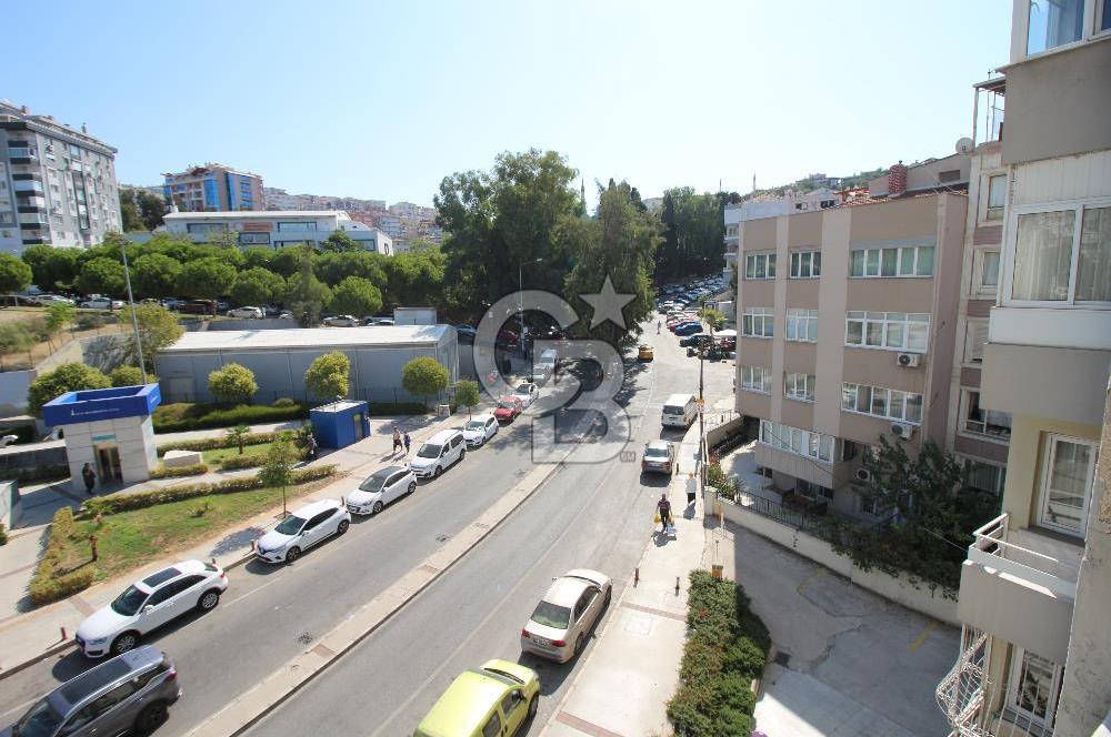 Göztepe Metro Durağı Karşısı 4+1 Satılık Daire