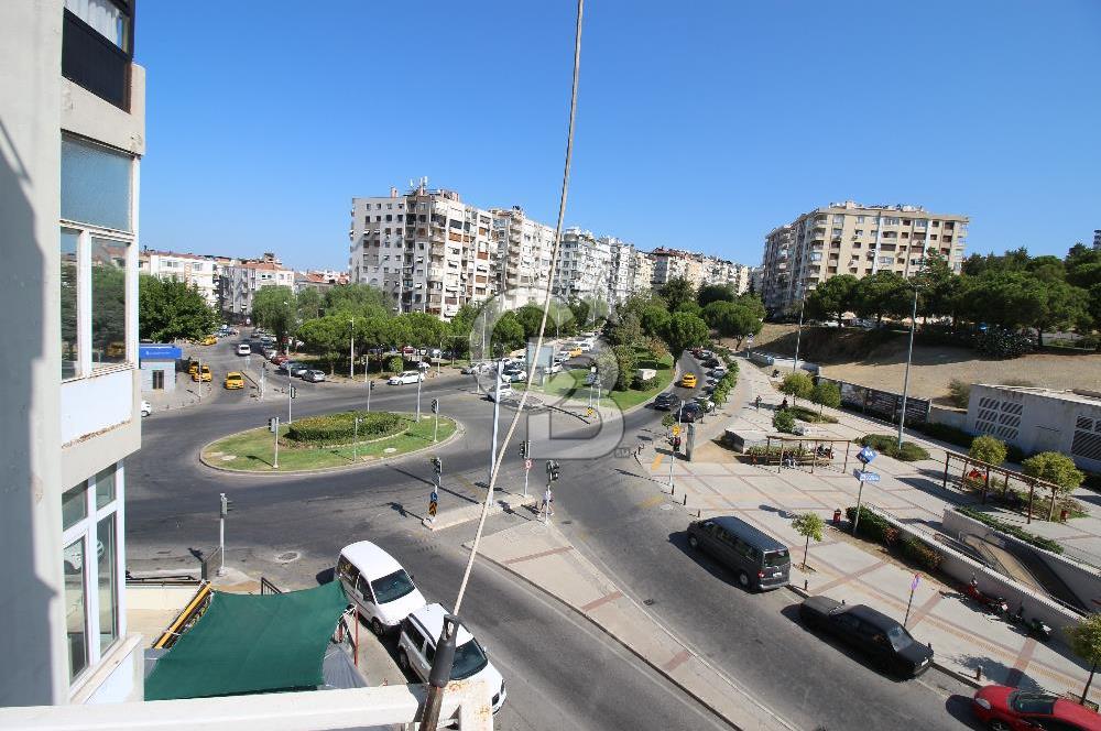 Göztepe Metro Durağı Karşısı 4+1 Satılık Daire